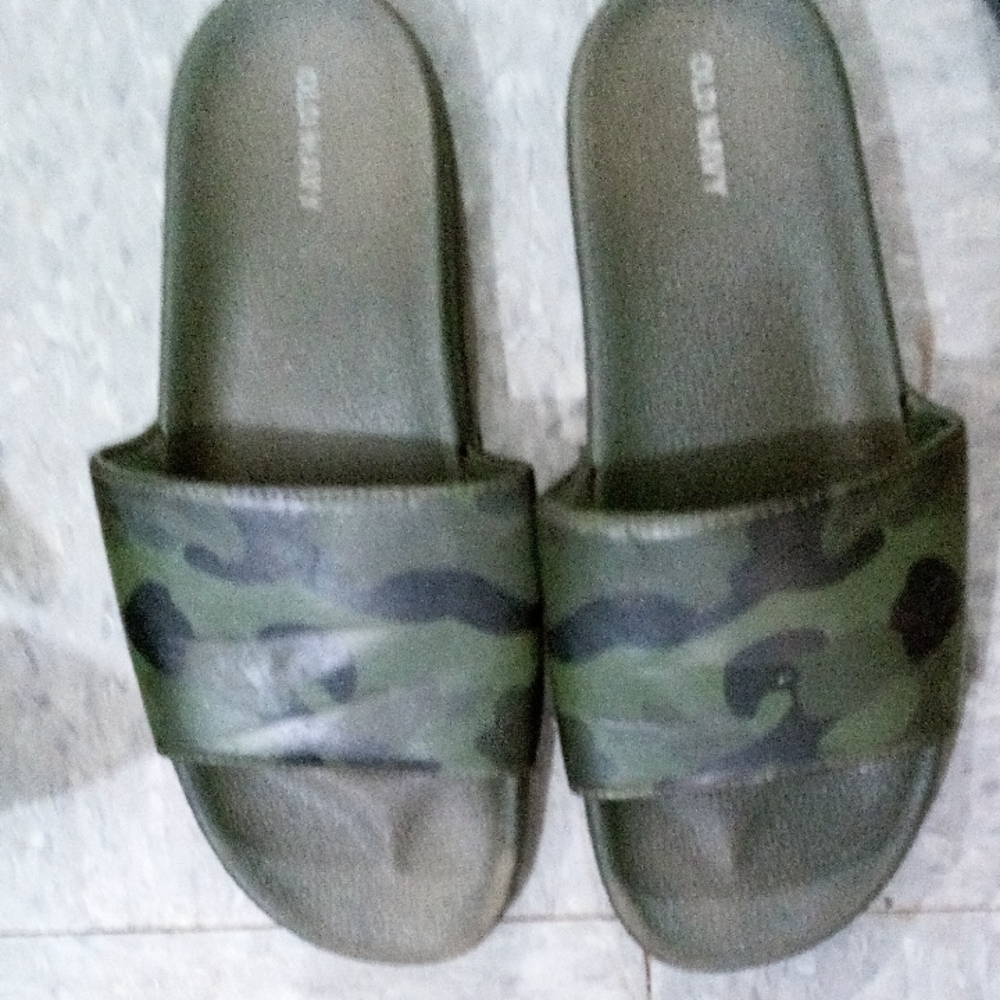 Old Navy Green Camouflage Men's Sandals